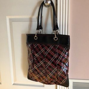 Vera Bradley Frill with pouch included